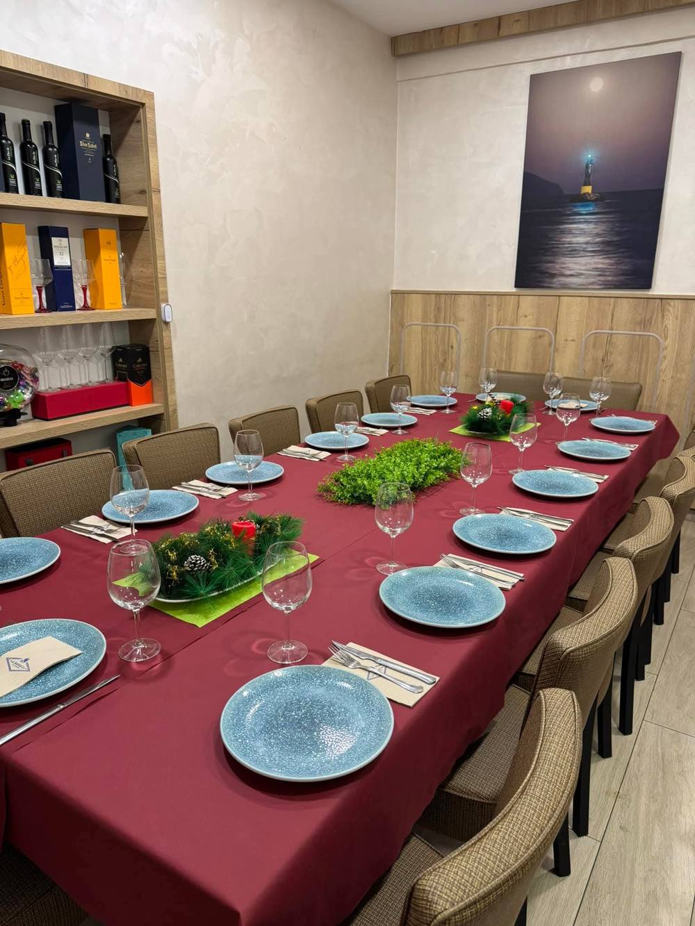 Salón privado preparado para un evento